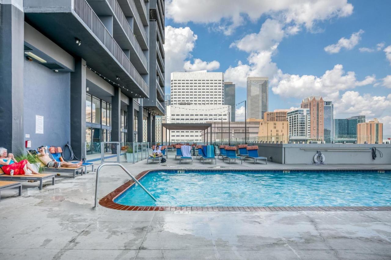 Stylish Corner Apartment With Floor-To-Ceiling Downtown Views By Lodgeur Houston Exterior photo